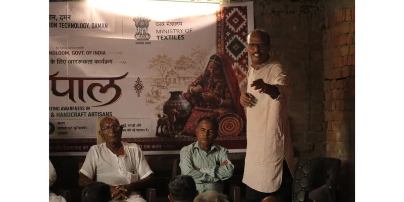 Surendranagar Choupal Highlights Revival of Tangaliya and Patola Crafts Through Artisan-Academia Collaboration